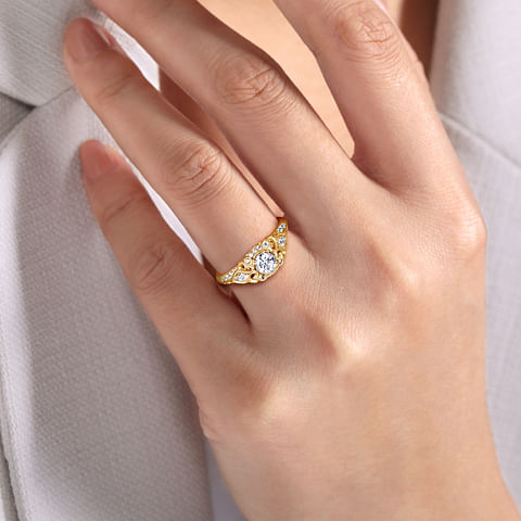 14K Yellow Gold Vintage Round Diamond Semi-Mount Ring .46CTW.