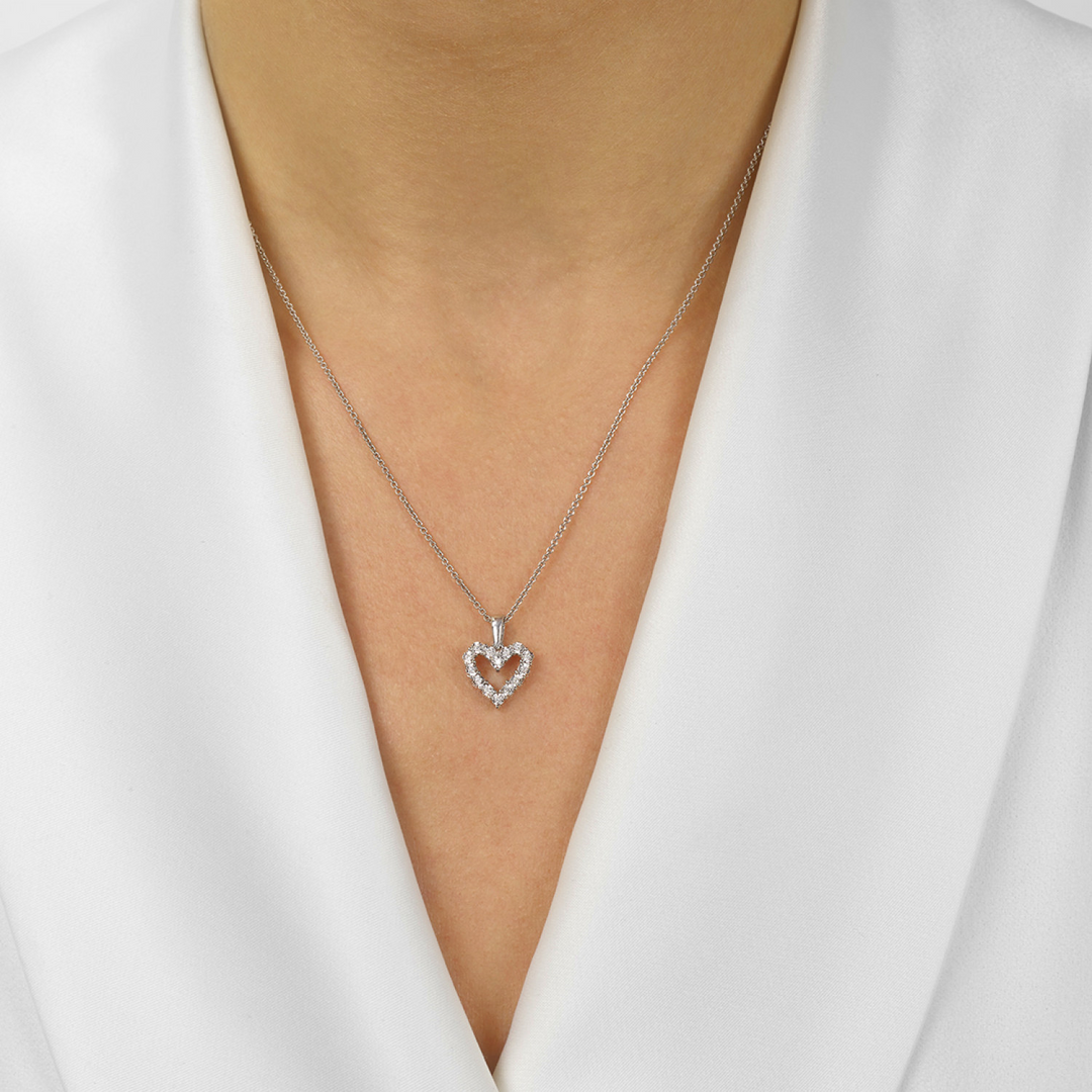 Sterling Silver.10CTW. Natural Diamond Heart Pendant Necklace