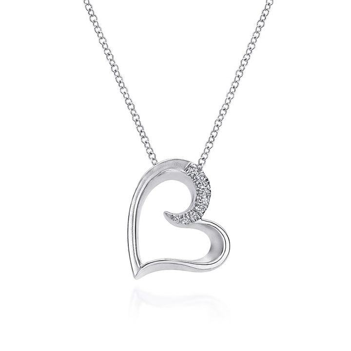 SS WHT SAPH. HEART PEND. 052