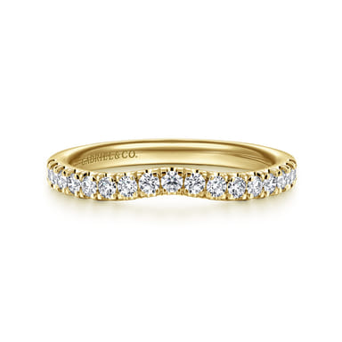 14K Yellow Gold Curved Diamond Wedding Band (0.30 ctw)