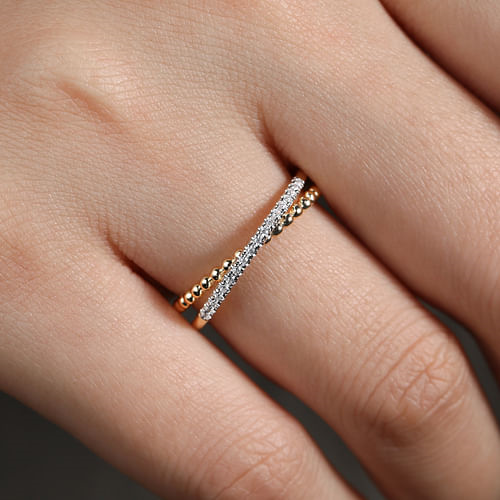 14K Yellow Gold 0.09CTW Natural Diamond Twist Ring