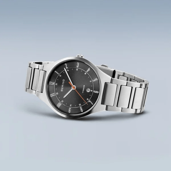 Bering Watch: Titanium | brushed silver | 11739-772