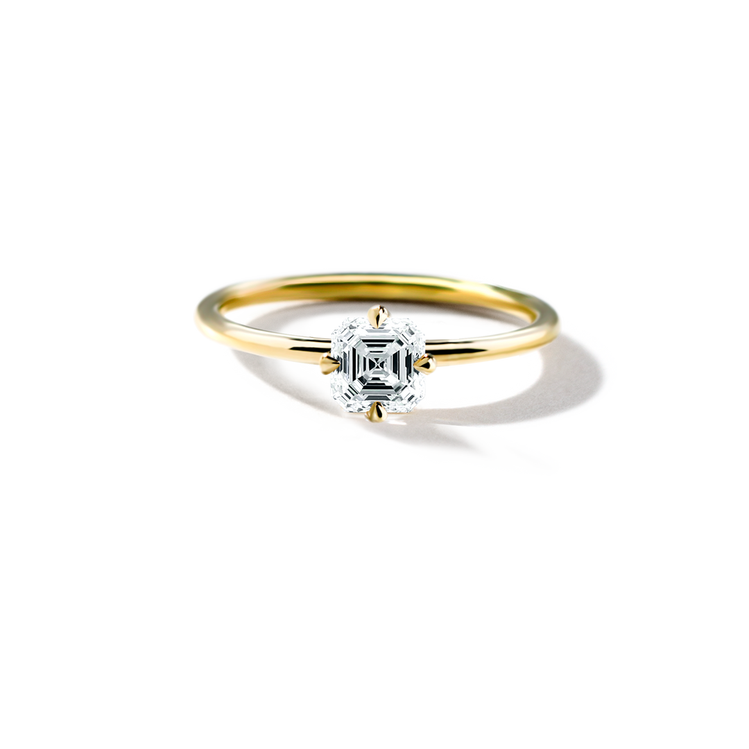 18K Gold Solitaire Engagement Ring