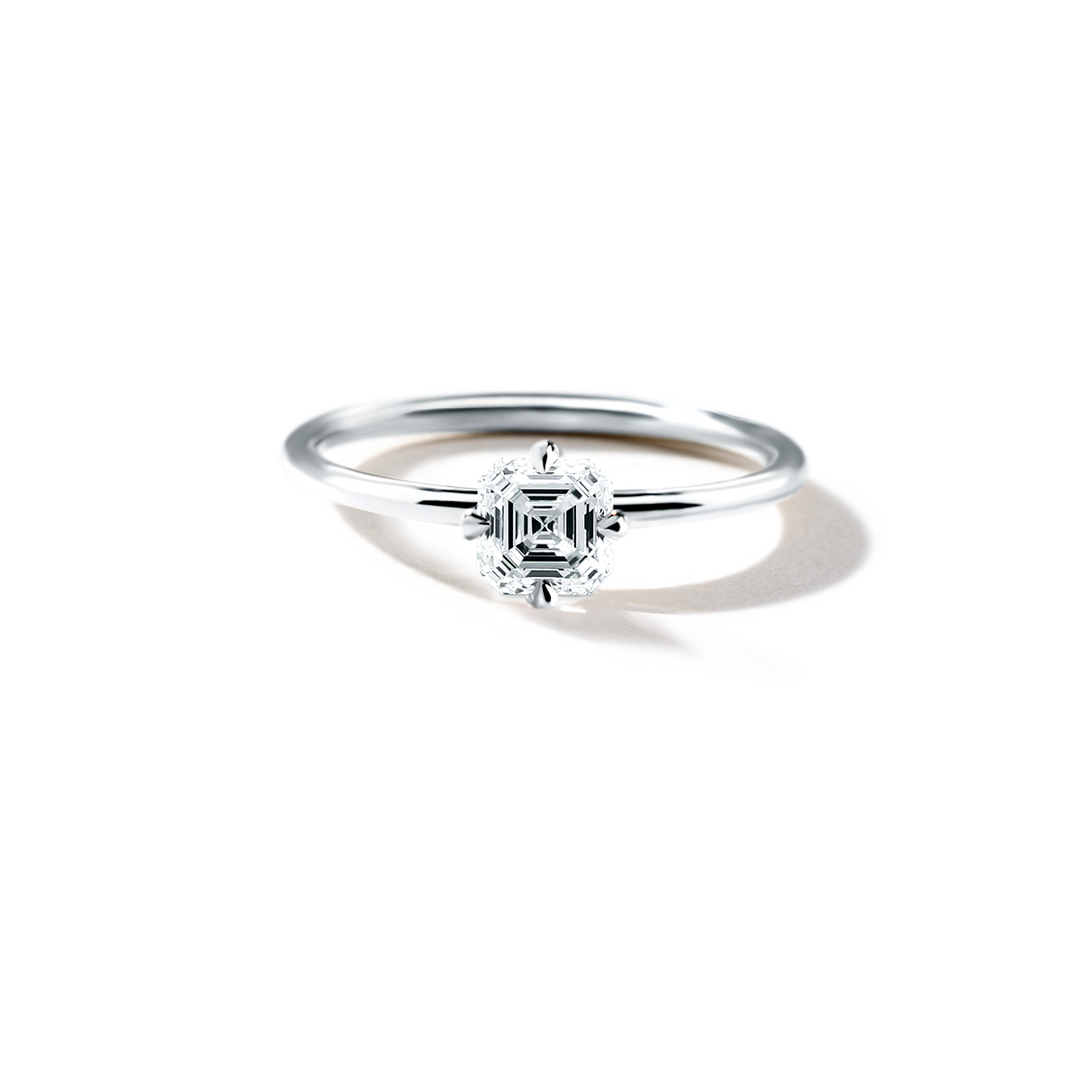 18K Gold Solitaire Engagement Ring