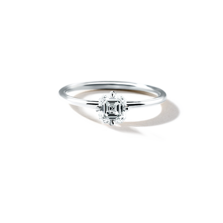 18K Gold Solitaire Engagement Ring