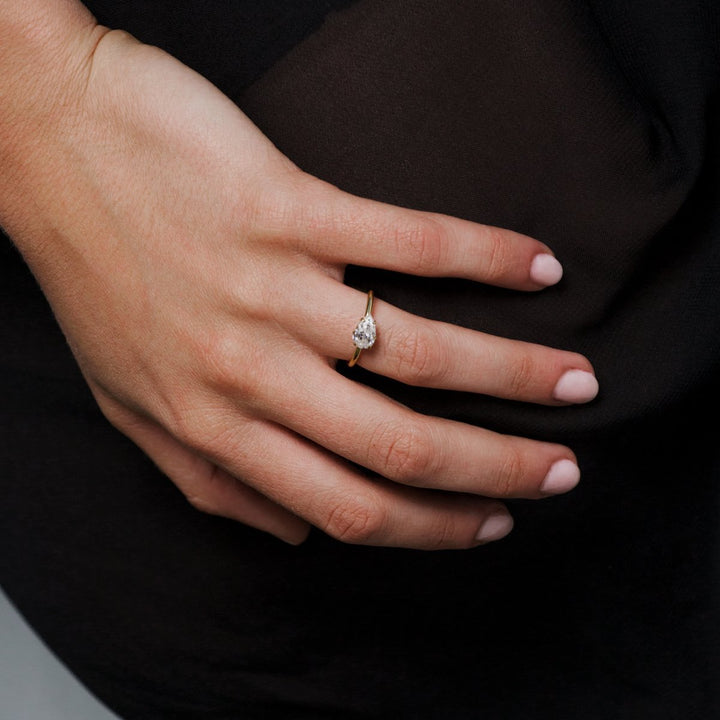 18K Gold East-West Engagement Ring 1.6mm