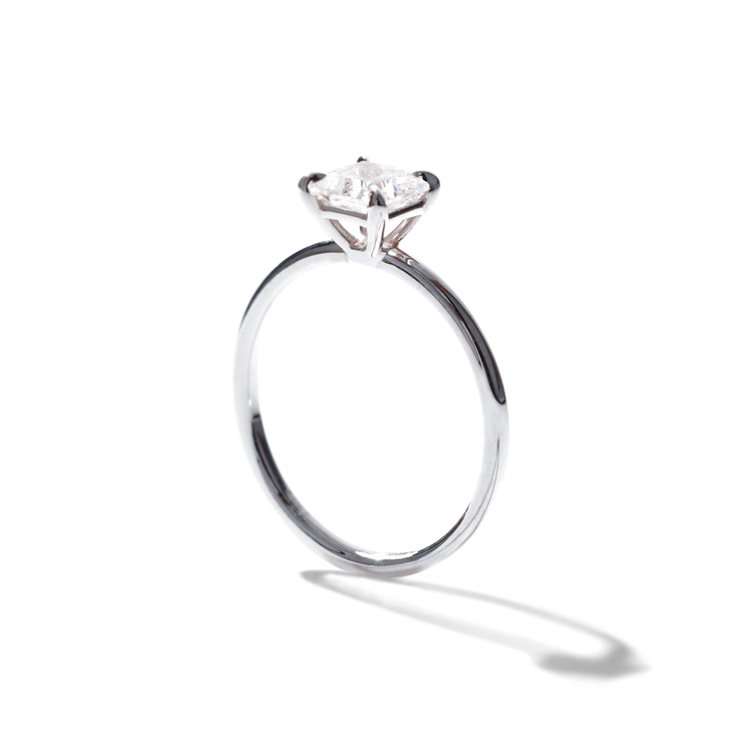 18K Gold Solitaire Engagement Ring