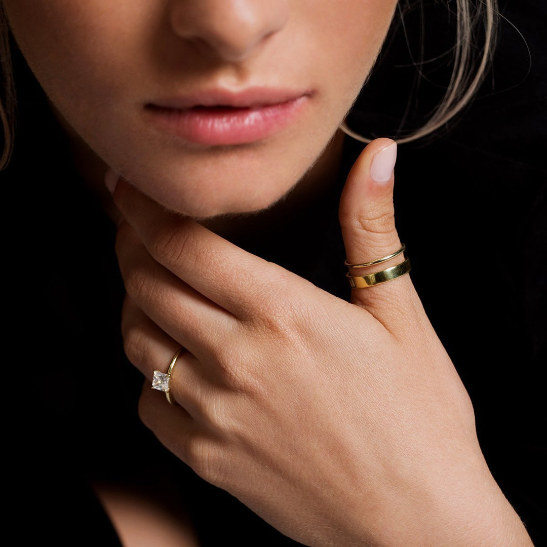 18K Gold Solitaire Engagement Ring
