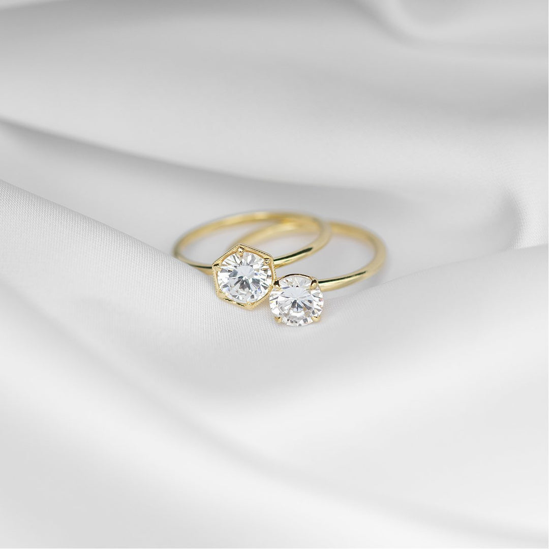 18K Gold Solitaire Engagement Ring