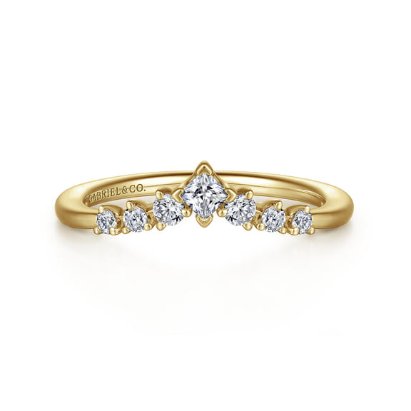 Curved 14K Yellow Gold Princess Cut and Round Diamond Anniversary Band