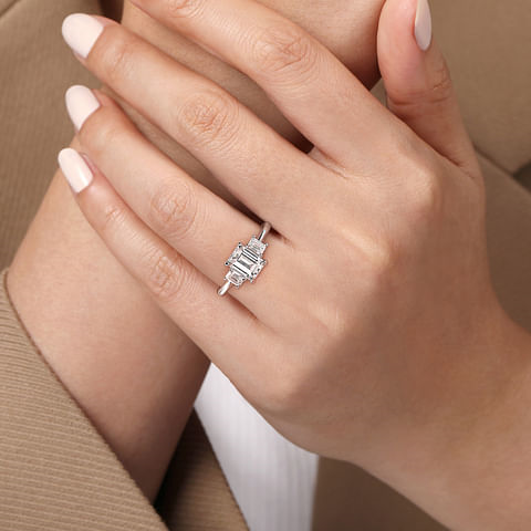 14K White Gold 3 Stone Emerald Diamond Semi-Mount Ring .48CTW.