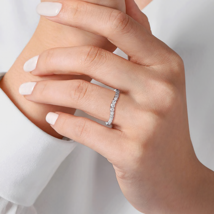 14K White Gold Curved French Pavé Diamond Wedding Band (0.25 ctw)
