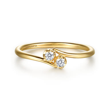 14K Yellow Gold Toi et Moi Diamond Promise Ring (0.08 ctw)