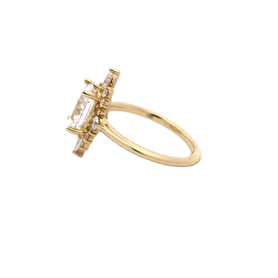 14K Yellow Gold Halo Vintage Oval Diamond Semi-Mount Ring 0.52CTW.