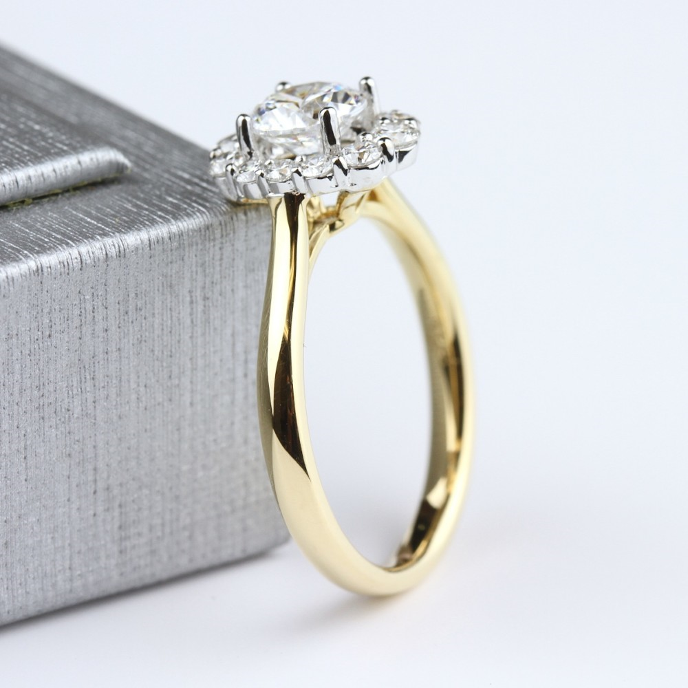 14K Yellow Gold Halo Round Diamond Semi-Mount Ring 0.45CTW.