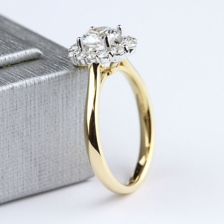 14K Yellow Gold Halo Round Diamond Semi-Mount Ring 0.45CTW.