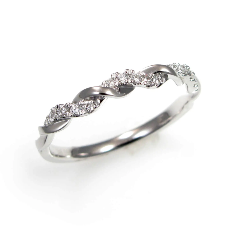 14K White Gold Twisted Diamond Anniversary Band (0.10 ctw)