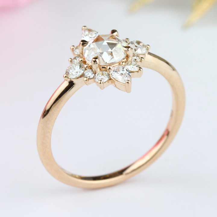 18K Yellow Gold Starburst Halo Round Diamond Semi-Mount Ring 0.43CTW.