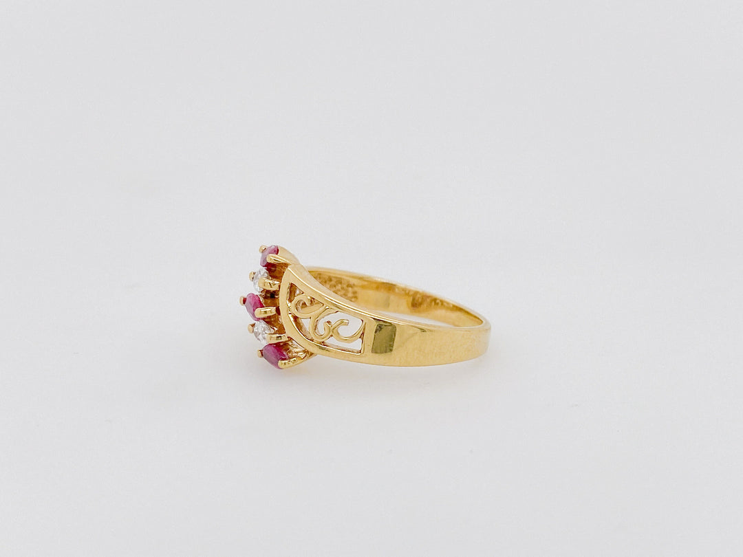 14 Karat Yellow gold Diamond and Ruby ring
