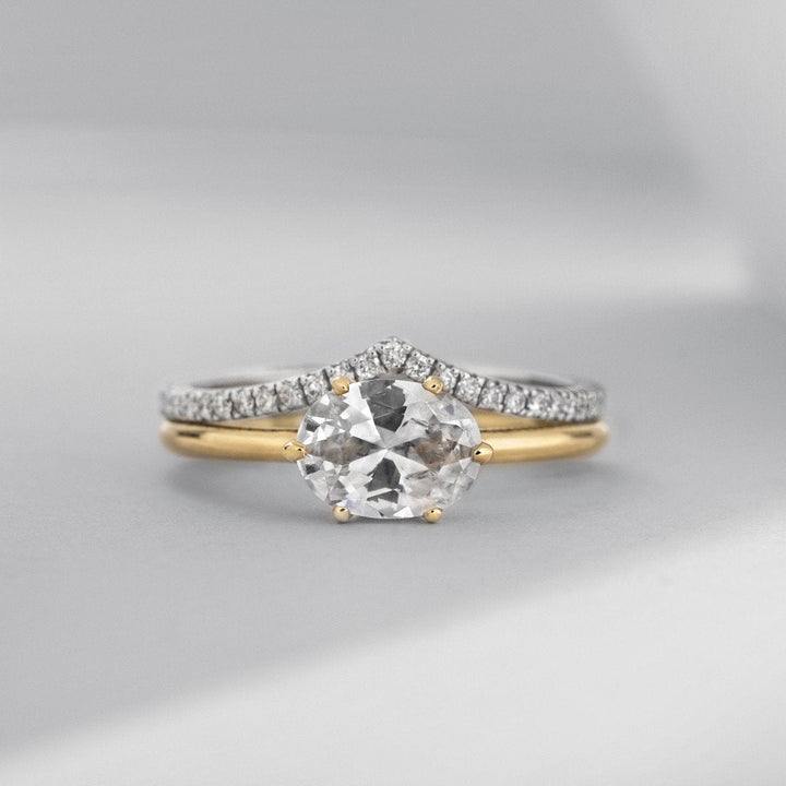 18K Gold East-West Solitaire Engagement Ring