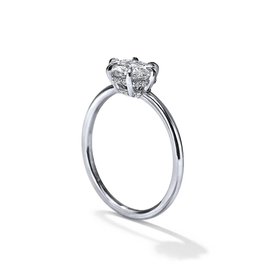 18K Gold East-West Solitaire Engagement Ring