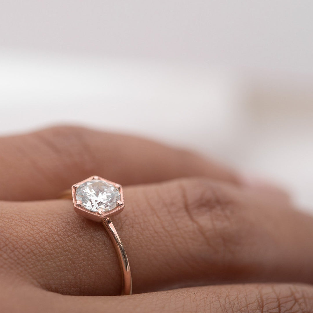 18k Gold Solitaire Engagement Ring