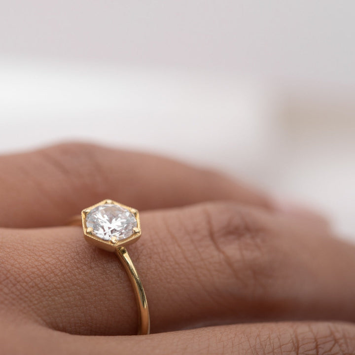 18k Gold Solitaire Engagement Ring